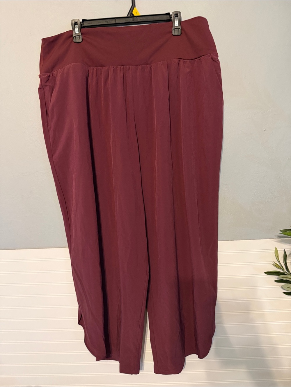 Halara Women's Wide-Leg Pull-On Pants in Burgundy